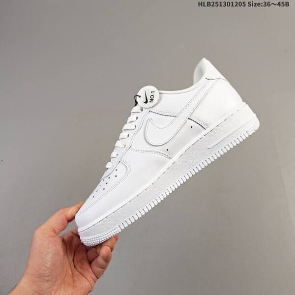 Nike Air Force 1 07 Supreme black white red EU 36-45 sneaker