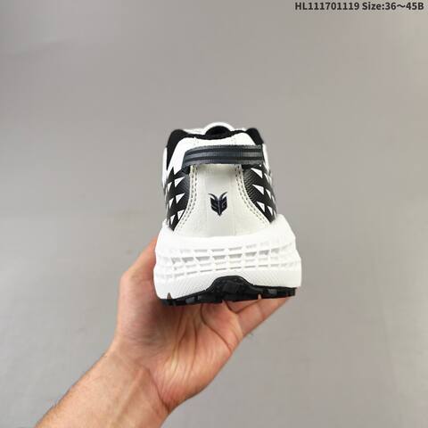 HOKA ONE ONE Speedgoat 2 White Black EU 36-45 Trail Shoe Trail Running Sneakers - Unisex (BS-69465)