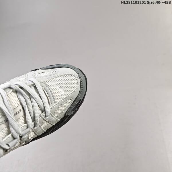 Nike P-6000 Premium light grey black pale yellow EU 40-45 running shoe