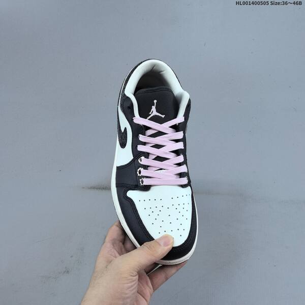 Jordan Air Jordan 1 Low SE Iced Carmine/Black/White EU 36-46 lifestyle