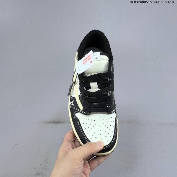 Jordan Air Jordan 1 Low Black/White/Cream EU 36-45 lifestyle