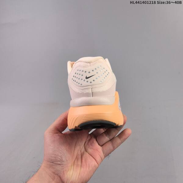 Nike Air Zoom Structure 26 cream peach light grey EU 36-40 running shoe