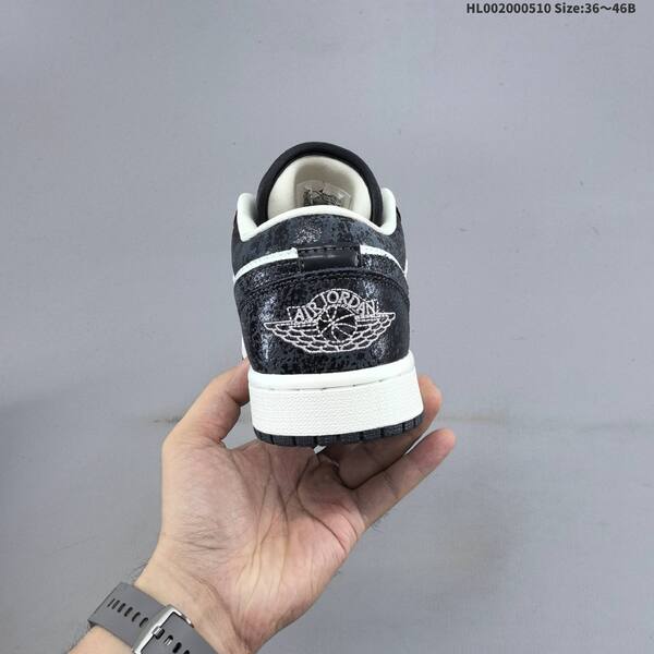Jordan Air Jordan 1 Low SE black/white with pink laces and iced carmine accents 36~46B lifestyle