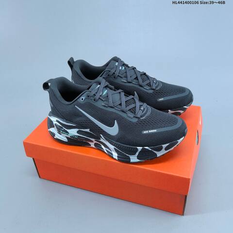Nike Vomero 18 Black Silver Mint EU 39-46 Running Shoe - Unisex (BS-62188)