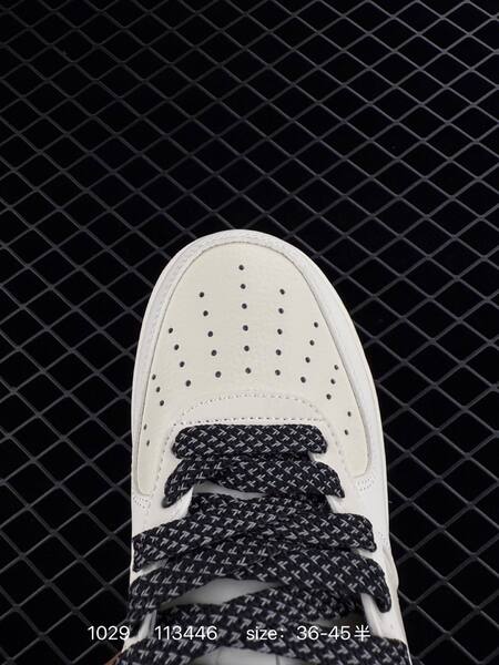 Nike Air Force 1 07 white black EU 36-45 lifestyle