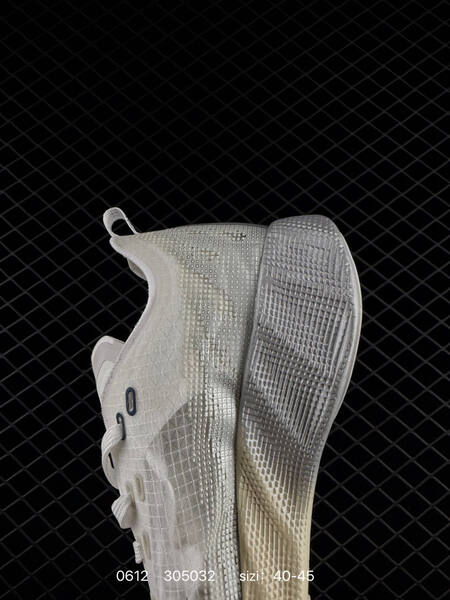 Nike Ava Rover white cream navy silver EU 40-45 running