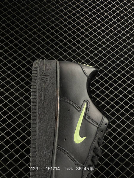 Nike Air Force 1 07 Black Volt EU 36-45 5 lifestyle