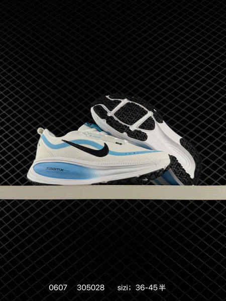 Nike VOMERO 18 GTX Nike VOMERO 18 HQE98 305028 Size 36 4 lifestyle