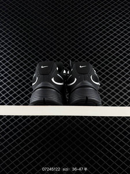 Nike V5 RNR black white EU 36-47 running