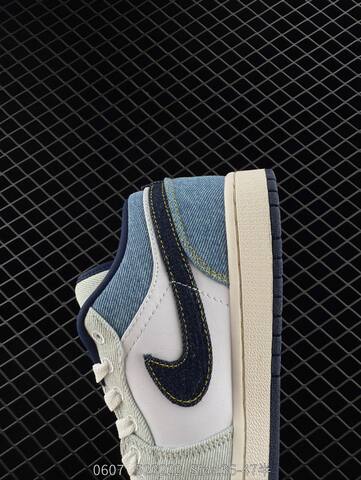 Jordan Air Jordan 1 Low SE White Light Blue Dark Blue Sail EU 36-47 Sneaker - Unisex (BS-81245)