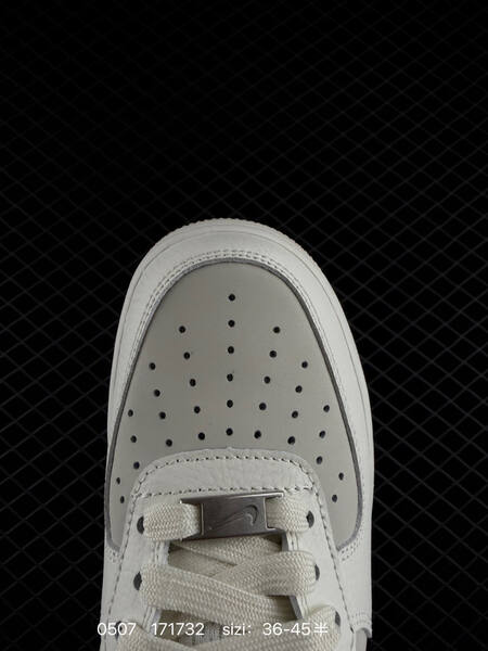 NIKE AIR FORCE 1 07 LV8 IR1475-010 S lifestyle