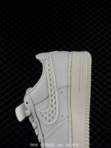 NIKE AIR FORCE 1 07LV IH7531 lifestyle