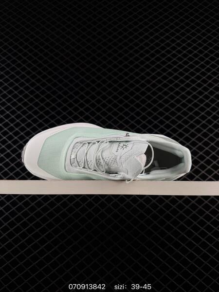 Nike ACG Mountain Fly Low GTX light mint white light grey EU 39-45 trail