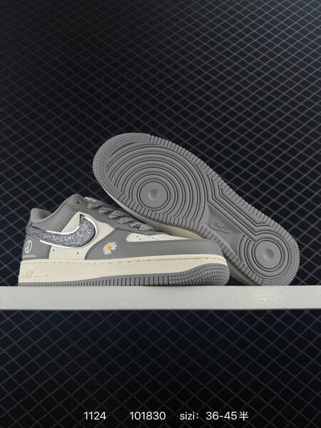 Nike Air Force 1 07 Low black white EU 36-45 lifestyle