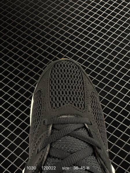 Nike V5 RNR Black White Gum EU 36-45 running lifestyle