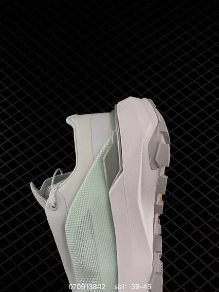 Nike ACG Mountain Fly Low GTX light mint white light grey EU 39-45 trail