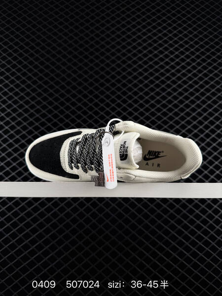Nike Air Force 1 07 Off-white Black with metallic chrome Swoosh EU 36-45 half sizes available lifestyle