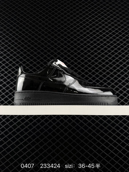 Nike Air Force 1 07 Triple Black Patent Leather EU 36-45 lifestyle