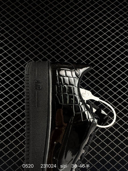 Nike Air Force 1 07 gloss black EU 36-46 casual