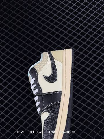 Jordan Air Jordan 1 Low SE Coconut Milk Black Coconut Milk Black Light Blue EU 36-46 Sneaker - Unisex (BS-80467)