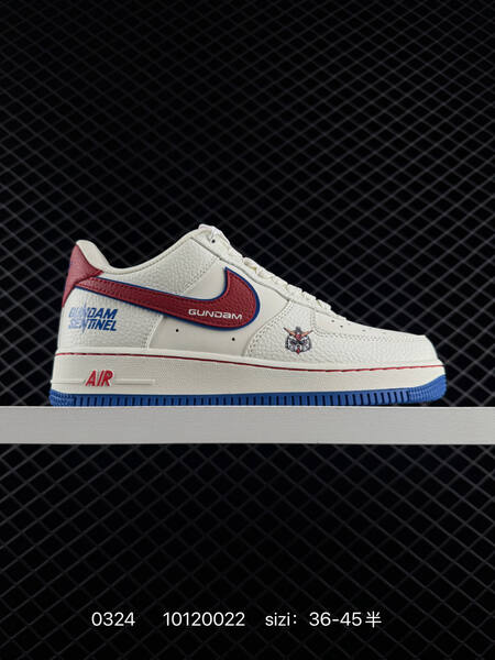 Nike SB Dunk Low S lifestyle