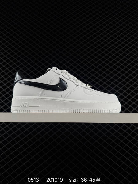 Nike Air Force 1 07 Low white black EU 36-45 lifestyle