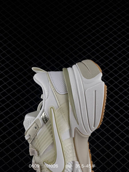 Nike V2K Run white silver light beige gum EU 35 5-45 lifestyle