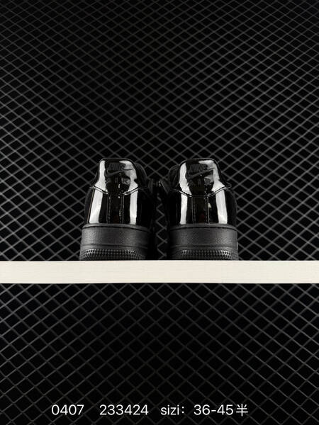 Nike Air Force 1 07 Triple Black Patent Leather EU 36-45 lifestyle