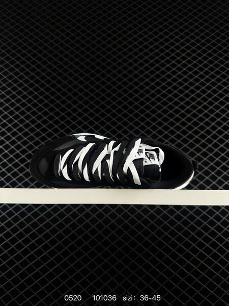 Nike Vaporwaffle Sacai black white grey EU 36-45 lifestyle