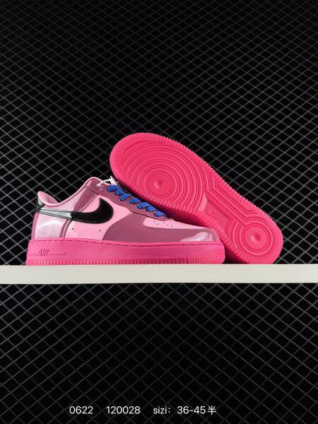 NIKE AIR FORCE 1 07 LV8 IO4489 Size 36 3 lifestyle