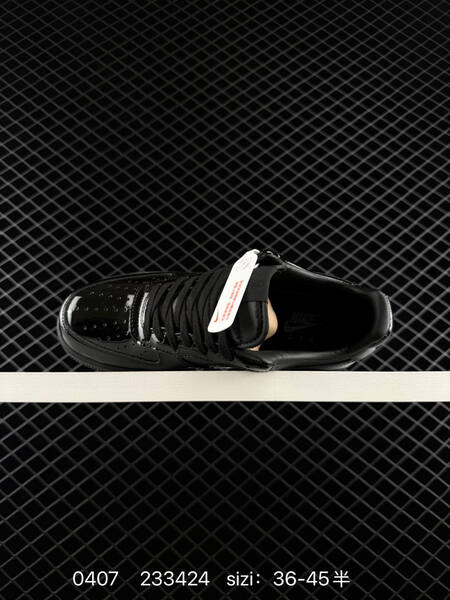 Nike Air Force 1 07 Triple Black Patent Leather EU 36-45 lifestyle