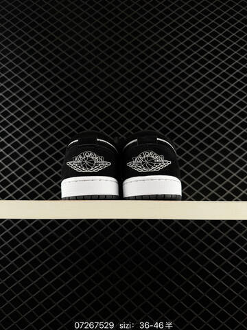 Jordan Air Jordan 1 Low 553558-128 35 5 36 36 5 37 38 5 39 40 40 5 41 42 42 5 43 44 Lifestyle - Unisex (BS-78923)