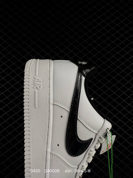 Nike Air Force 1 07 Low White Black EU 36-45 lifestyle