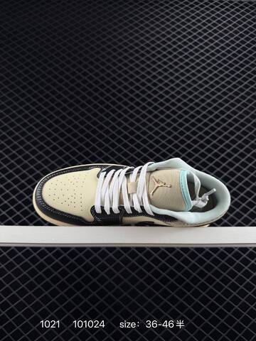 Jordan Air Jordan 1 Low SE Coconut Milk Black Coconut Milk Black Light Blue EU 36-46 Sneaker - Unisex (BS-80467)