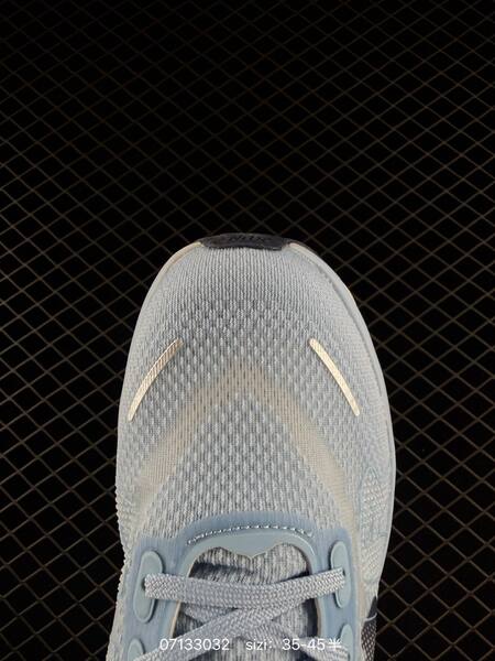 Nike Air Zoom Vomero Premium light blue cream dark blue EU 35-45 running