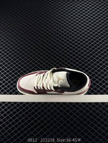 Jordan Air Jordan 1 Low FJ5735 100 Sail Dark Burgundy Metallic Gold Black EU 36-45 Sneaker - Unisex (BS-81222)