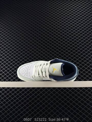 Jordan Air Jordan 1 Low SE White Light Blue Dark Blue Sail EU 36-47 Sneaker - Unisex (BS-81245)