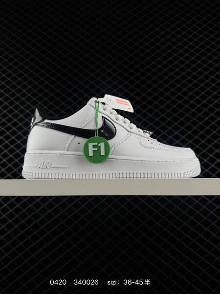 Nike Air Force 1 07 Low White Black EU 36-45 lifestyle