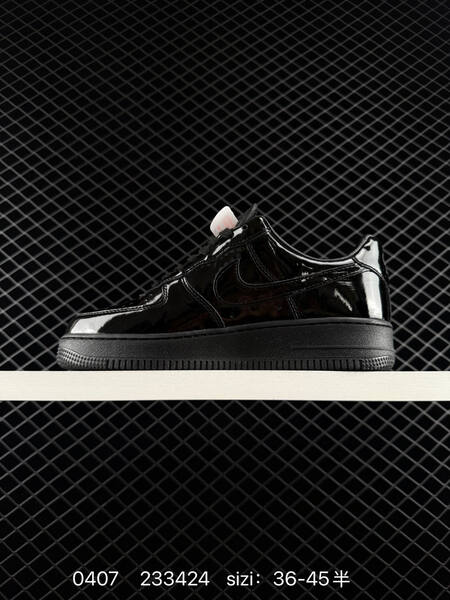 Nike Air Force 1 07 Triple Black Patent Leather EU 36-45 lifestyle