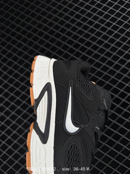 Nike V5 RNR Black White Gum EU 36-45 running lifestyle
