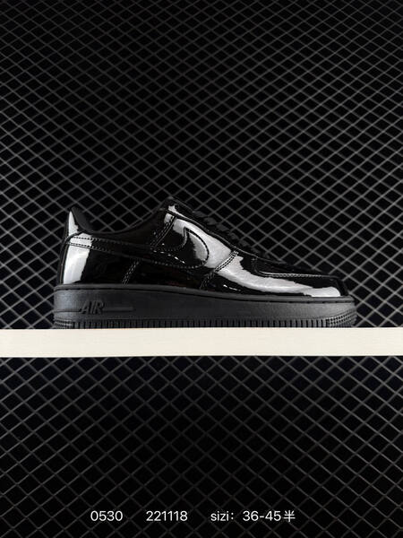 NIKE AIR FORCE 1 07 LV8 IO4489 Size 36 lifestyle