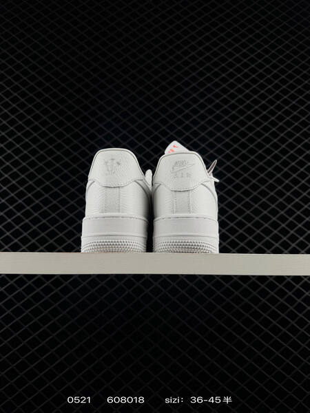 Nike Air Force 1 07 lifestyle