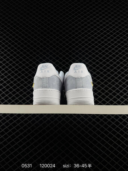 Nike Air Force 1 07 light blue white gold EU 36-45 skate