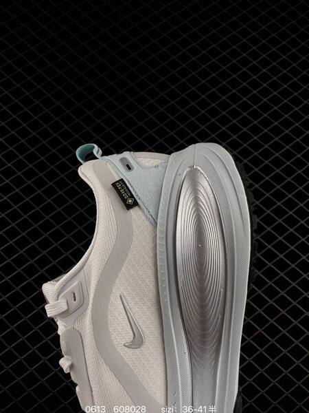 Nike Vomero 18 GTX white light blue silver pink black EU 36-41 running