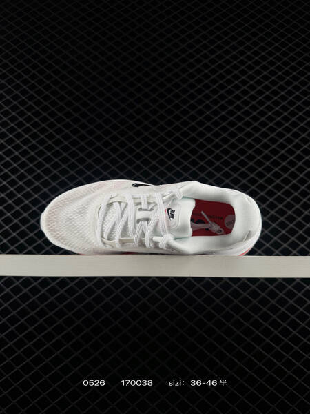Nike VOMERO PREMIUM ReactX Air Zoom lifestyle