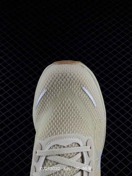 Nike Vomero 18 Gtx ReactX Air Zoom beige light blue gum EU 36-46 running