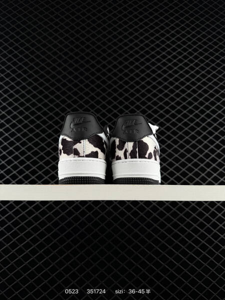 NIKE AIR FORCE 1 07 LV8 IO0442 Size 36 lifestyle