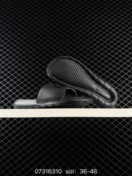 Nike Benassi Swoosh black white EU 36-46 casual