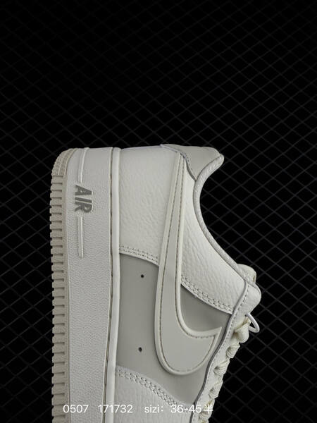 NIKE AIR FORCE 1 07 LV8 IR1475-010 S lifestyle
