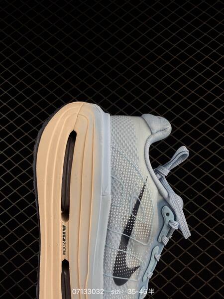 Nike Air Zoom Vomero Premium light blue cream dark blue EU 35-45 running